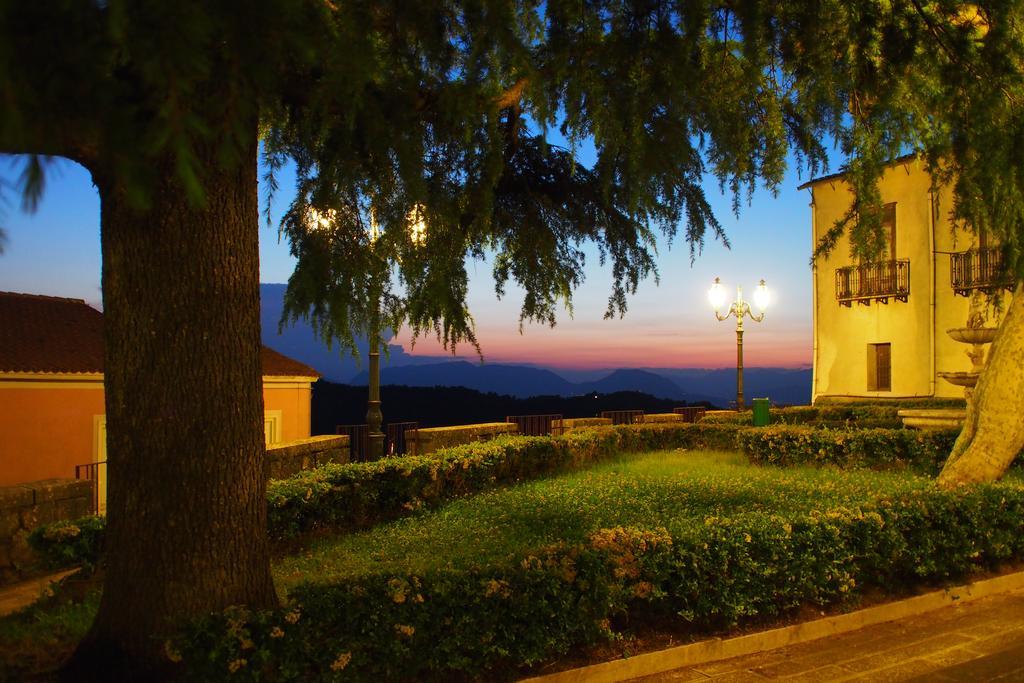 Palazzo Ruggiero Montefusco Exterior foto