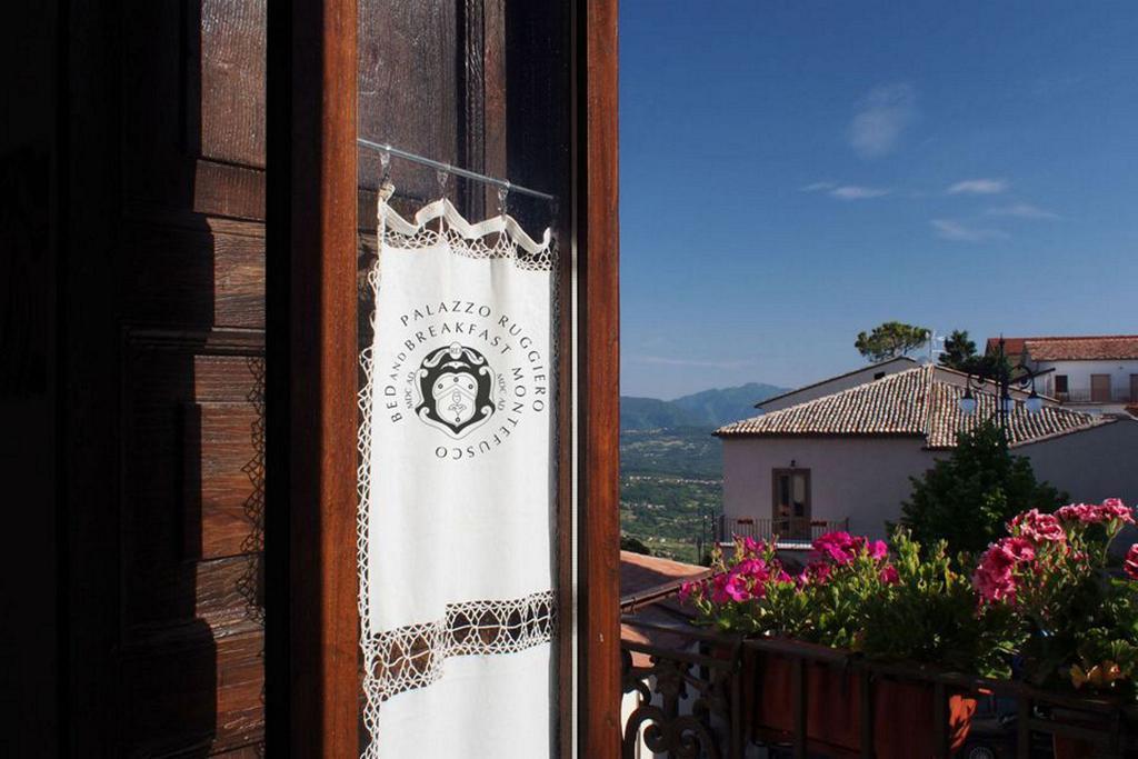 Palazzo Ruggiero Montefusco Exterior foto