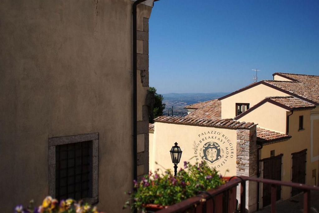 Palazzo Ruggiero Montefusco Quarto foto
